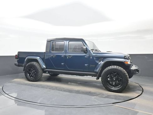 Used 2025 Jeep Gladiator Sport AWD/4WD image 8