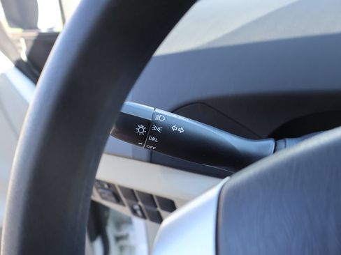 Used 2015 Toyota Prius Three FWD image 27