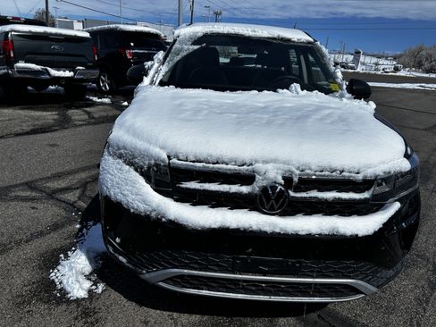 Used 2023 Volkswagen Taos S FWD image 9