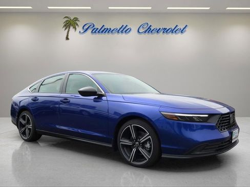 Used 2025 Honda Accord Sport image 1