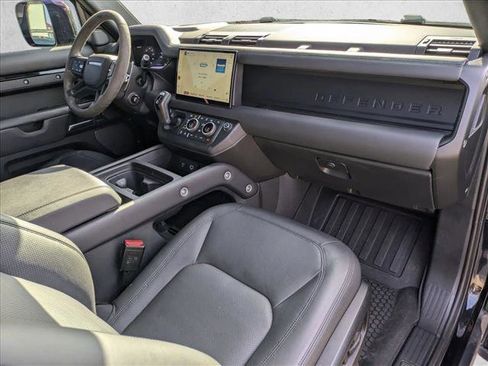 Used 2023 Land Rover Defender 90 V8 image 18