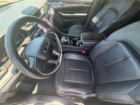 Used 2022 Jeep Grand Cherokee Limited w/ Luxury Tech Group II RWD image 12