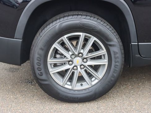 Used 2022 Chevrolet Traverse LT image 18