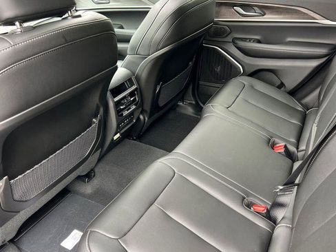 New 2026 Jeep Grand Cherokee Limited image 12