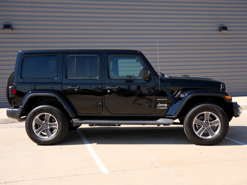 Used 2021 Jeep Wrangler Unlimited Sahara AWD/4WD image 2