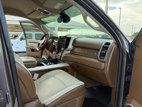 Used 2021 RAM 2500 Laramie AWD/4WD image 16