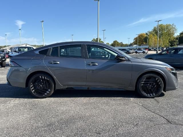 New 2027 Nissan Sentra SR FWD image 17