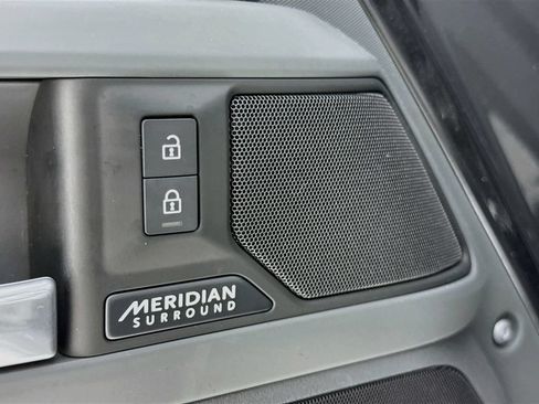 Used 2026 Land Rover Defender 110 X-Dynamic SE AWD/4WD image 23