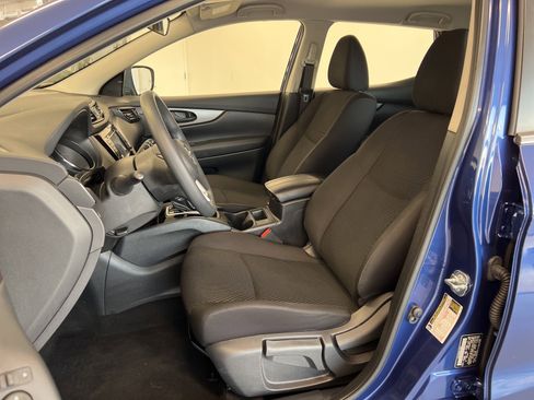 Used 2022 Nissan Rogue Sport S image 27