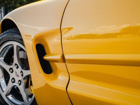 Used 2003 Chevrolet Corvette Coupe w/ Preferred Equipment Group image 51