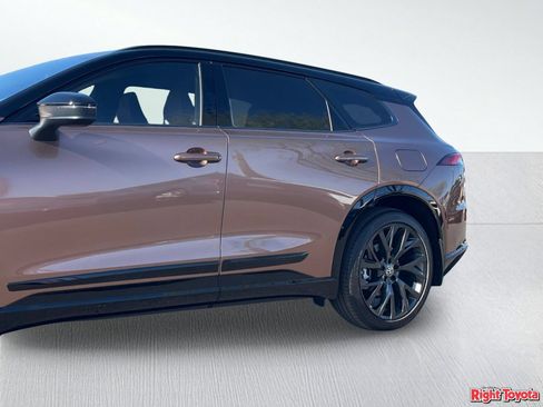 Certified 2026 Toyota Crown Signia AWD/4WD image 10