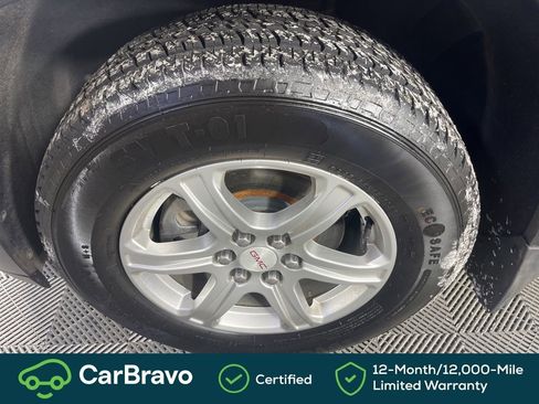 Certified 2018 GMC Acadia SLE w/ LPO, Black Accent Package AWD/4WD image 12