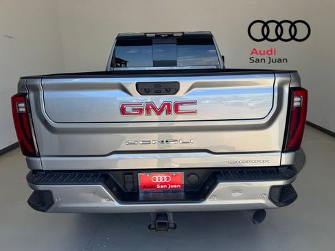 Used 2024 GMC Sierra 2500 Denali w/ Denali Reserve Package AWD/4WD image 29