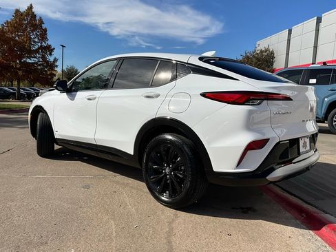 Used 2025 Buick Envista Sport Touring image 8