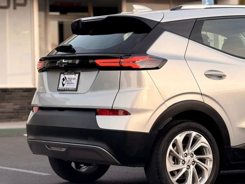 Used 2023 Chevrolet Bolt EUV LT image 9
