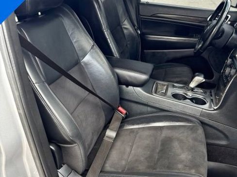 Used 2018 Jeep Grand Cherokee Altitude AWD/4WD image 29