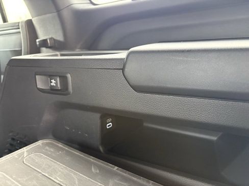 Used 2025 Toyota Sequoia Platinum image 9