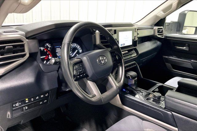Used 2022 Toyota Tundra SR5 w/ SR5 Convenience Package AWD/4WD image 14