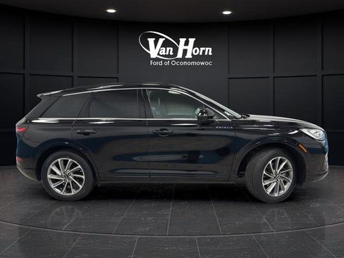 Used 2025 Lincoln Corsair Grand Touring w/ Equipment Group 301A AWD/4WD image 8