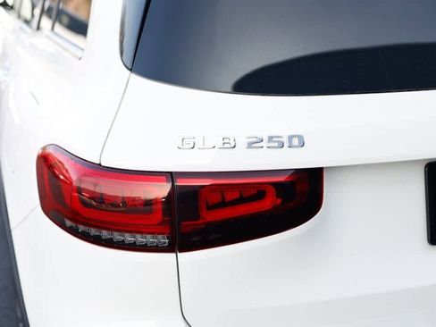 Certified 2022 Mercedes-Benz GLB 250 4MATIC w/ Premium Package Lite image 22