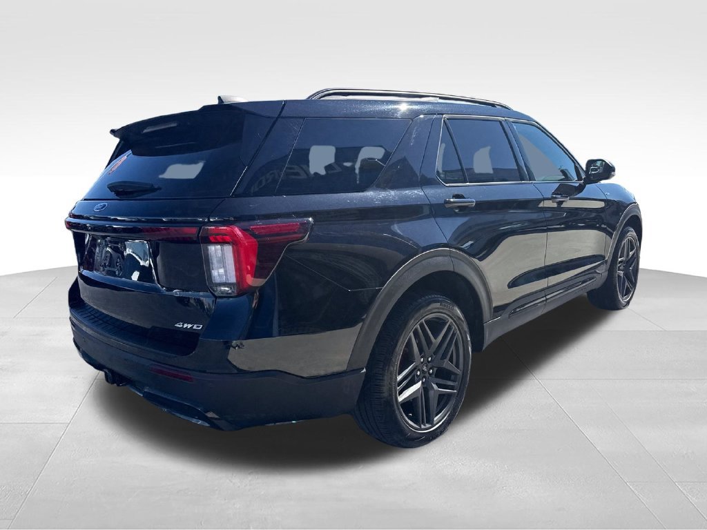 Used 2025 Ford Explorer ST-Line w/ ST-Line Street Pack AWD/4WD image 6