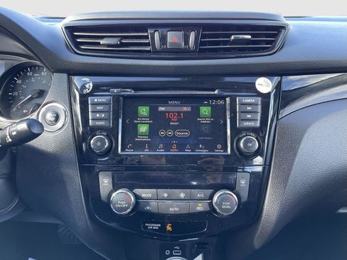 Used 2022 Nissan Rogue Sport SL w/ Premium Package image 9