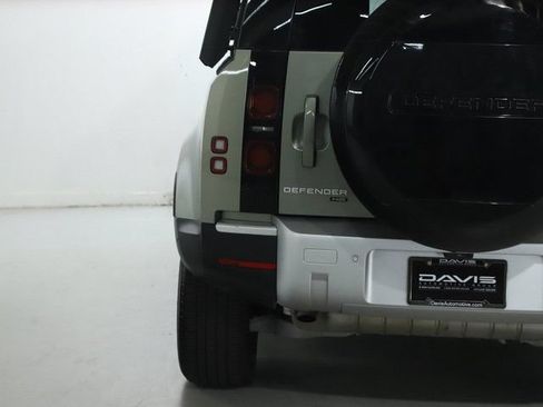 Certified 2022 Land Rover Defender 110 SE AWD/4WD image 48
