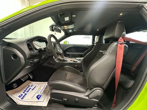 Used 2023 Dodge Challenger SRT Hellcat w/ Driver Convenience Group image 10