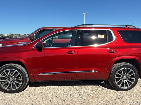 Used 2021 GMC Acadia Denali w/ Denali Technology Package image 4