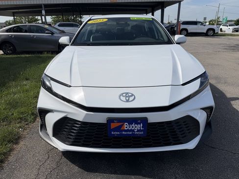 Used 2025 Toyota Camry SE AWD/4WD image 7