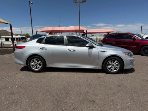 Used 2016 Kia Optima LX w/ LX Convenience Package FWD image 4