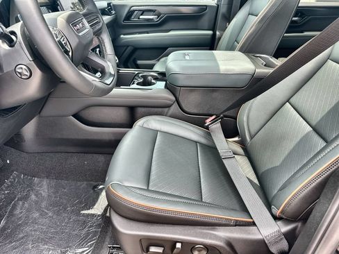 New 2026 GMC Yukon XL AT4 w/ AT4 Premium Plus Package AWD/4WD image 24