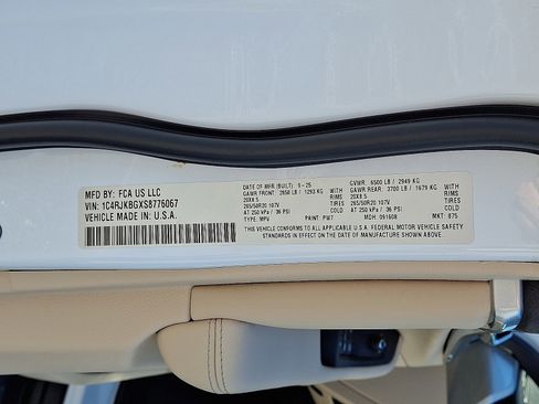 New 2025 Jeep Grand Cherokee L Limited image 12