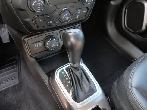 Used 2020 Jeep Renegade Limited w/ Trailer Tow Group AWD/4WD image 24