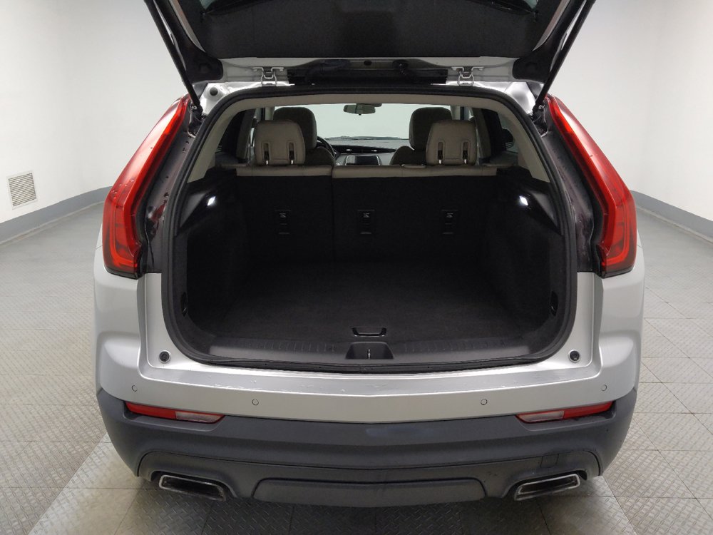Used 2020 Cadillac XT4 Luxury w/ Cold Weather Package FWD image 29