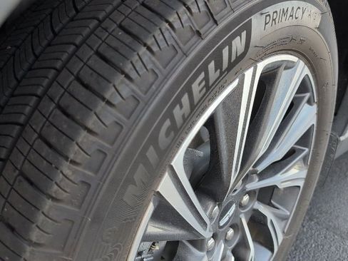 Used 2025 Lincoln Aviator AWD image 11