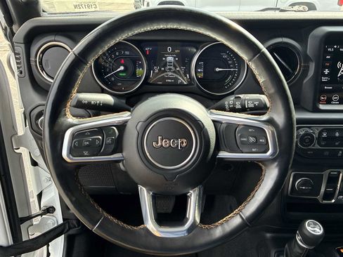 Used 2022 Jeep Wrangler Unlimited Sahara image 10