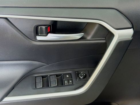 Used 2023 Toyota RAV4 AWD Hybrid image 25