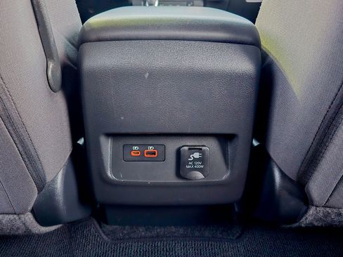 Used 2023 Nissan Frontier SV w/ SV Convenience Package image 42