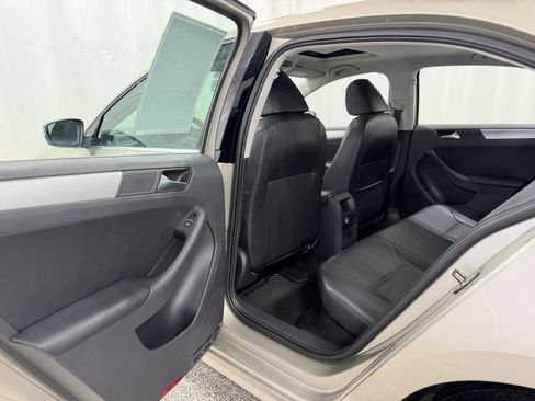 Used 2013 Volkswagen Jetta SE image 31