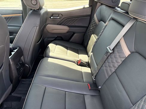 Certified 2024 GMC Canyon Denali image 32