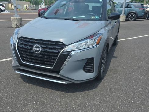 Used 2023 Nissan Kicks SV FWD image 2