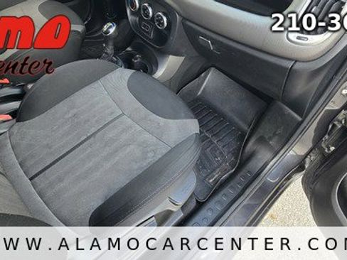 Used 2017 FIAT 500L Pop image 16