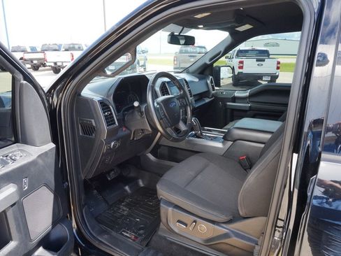 Used 2017 Ford F150 XLT w/ Equipment Group 302A Luxury AWD/4WD image 8