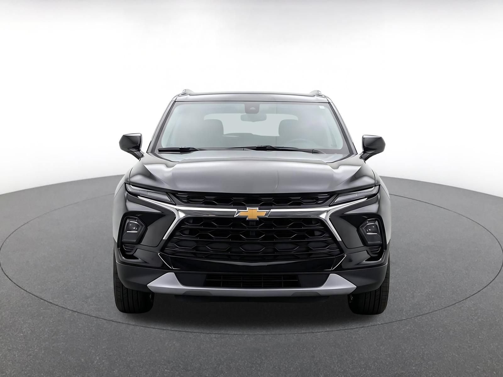 Used 2026 Chevrolet Blazer LT FWD image 2