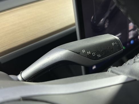 Used 2023 Tesla Model Y Long Range AWD/4WD image 22