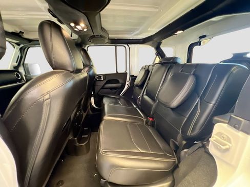 Used 2023 Jeep Wrangler Unlimited Sahara AWD/4WD image 23