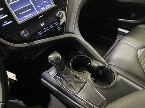 Used 2020 Toyota Camry SE image 21