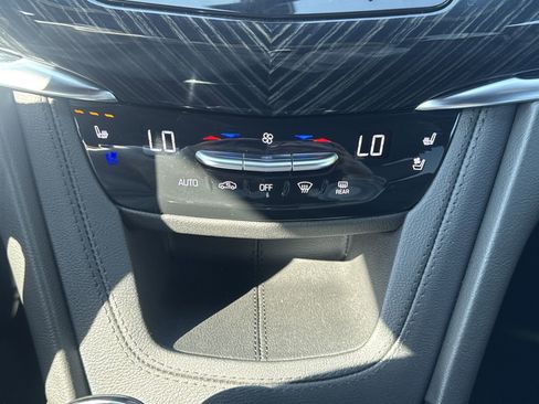 Certified 2025 Cadillac XT6 Premium Luxury image 19