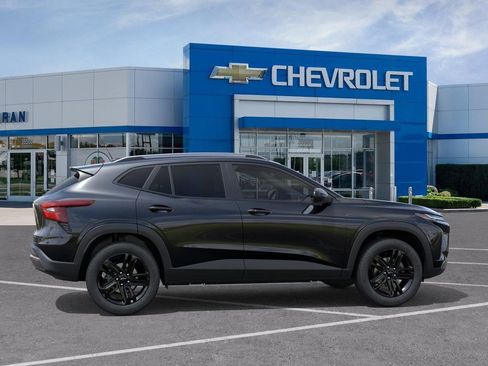 New 2026 Chevrolet Trax ACTIV w/ Sunroof Package FWD image 5